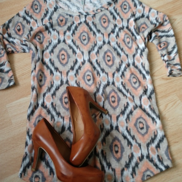 $10 w Bundle - Geometric Tunic - Picture 8 of 8